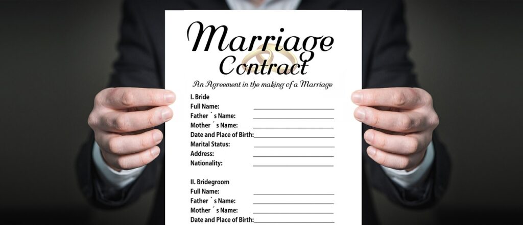 離婚前に確認しておくべき保険証券のポイントは？